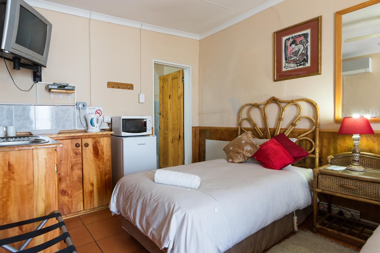 Horse And Mill Guesthouse Colesberg Kültér fotó